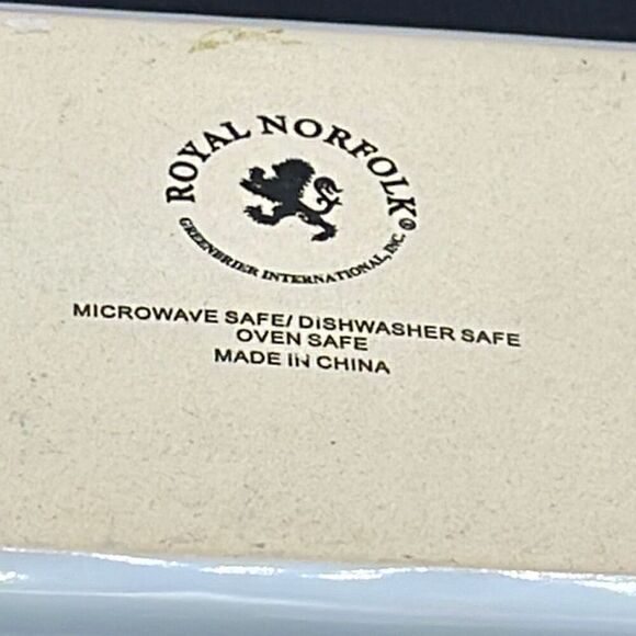 Royal Norfolk small loaf pan with old farm truck scene - Picture 3 of 8